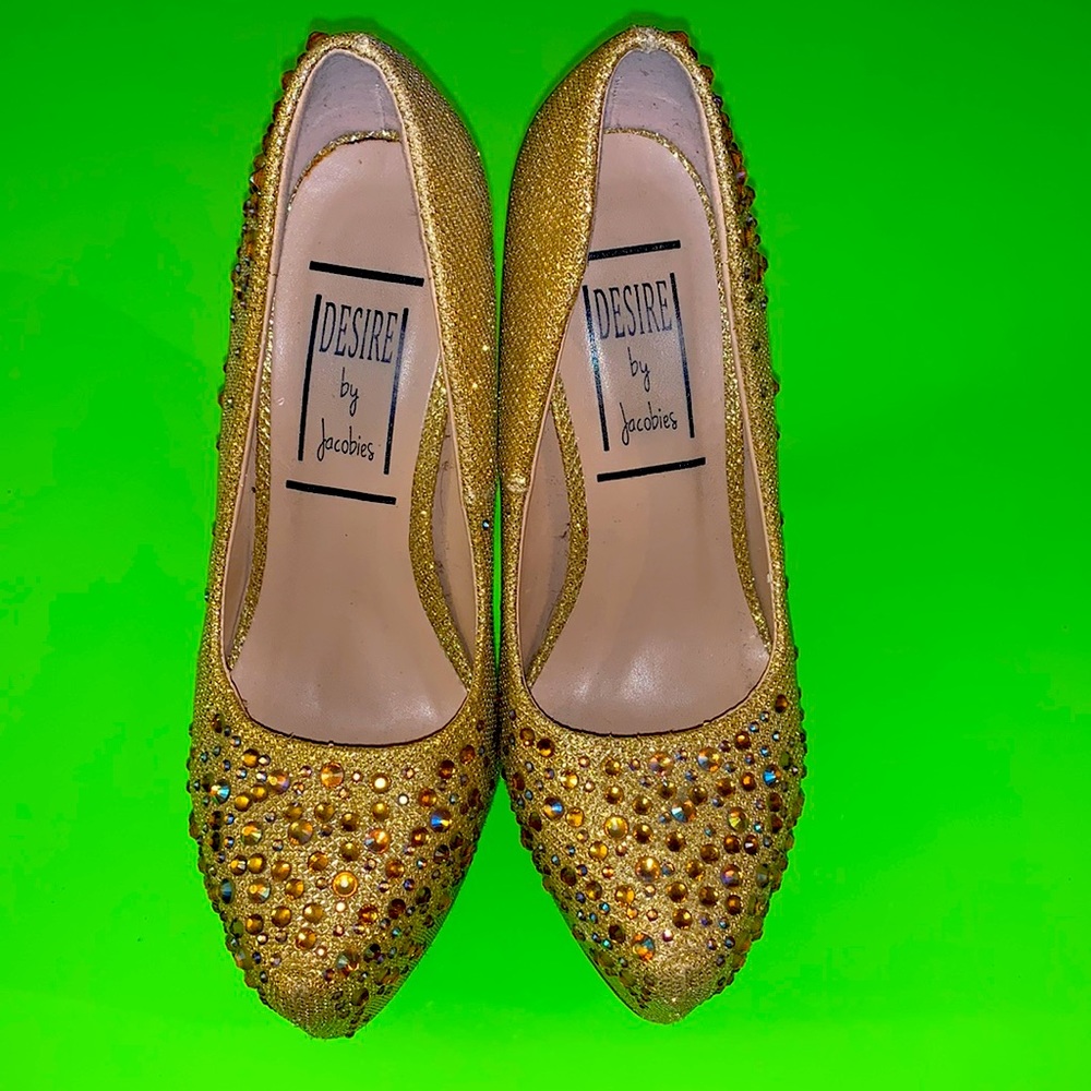 Desire by jacobies Gold sparkly platform heels💖💫